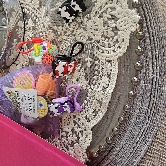 Straw Covers Assorted Designs - Picture 2 of 2